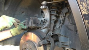 Замена передних тормозных колодок на BMW X6 2011  БМВ X6 3,0 бензин