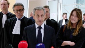 Экс-президент Франции Николя Саркози приговорен к пяти годам тюрьмы и штрафу в 100 тысяч евро