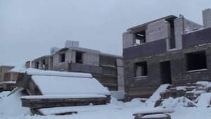 Дома-могилы уже почти отделаны и вскоре, вероятно, их продадут. Кому-то "повезёт"