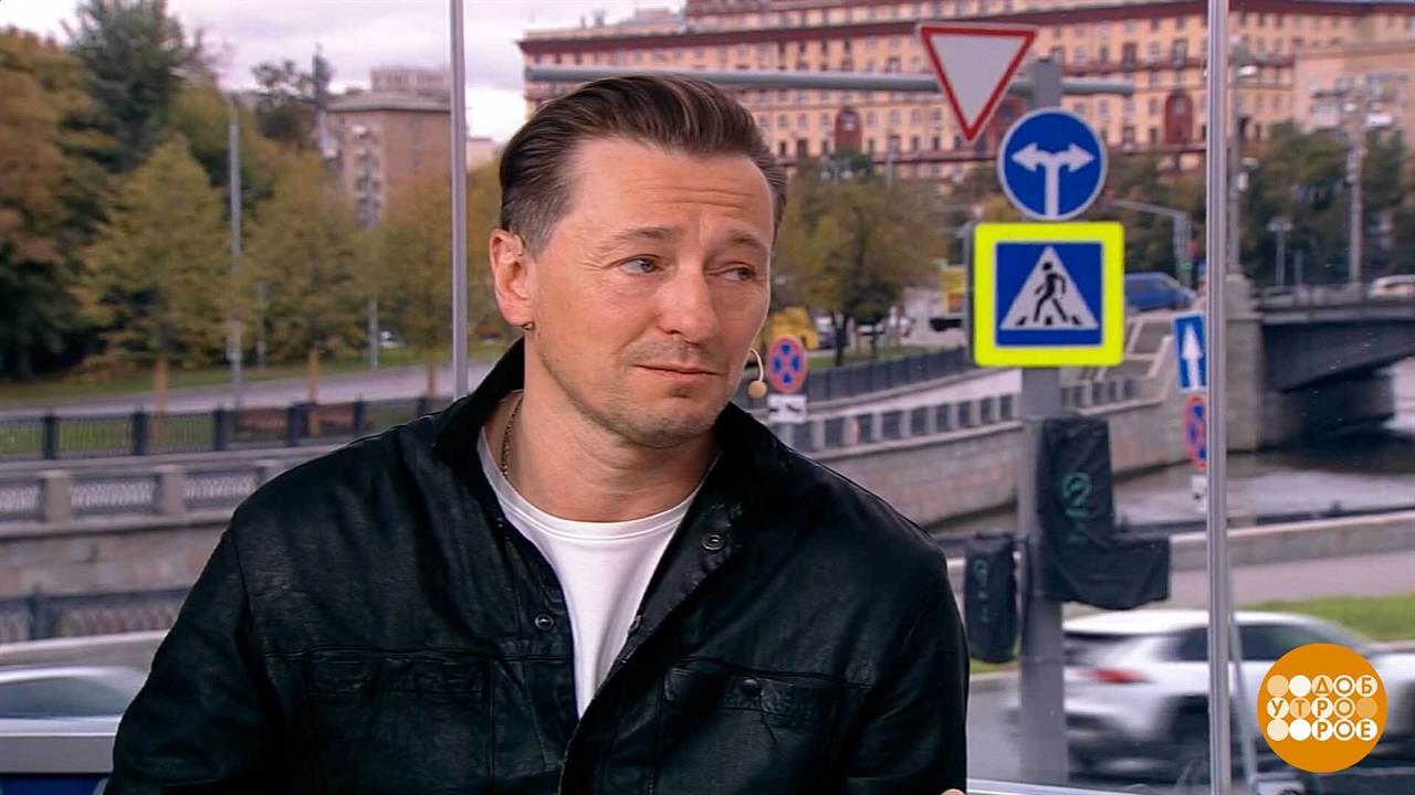 Шифровка от Сергея Безрукова: ""Август" вышел в сентябре. Смотреть обязательно. Всем!". Доброе ут...