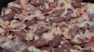 Куриные сердечки с овощами в мультиварке