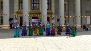 Ансамбль народной песни " Сударыня " . " Я стояла на высокой на горе "