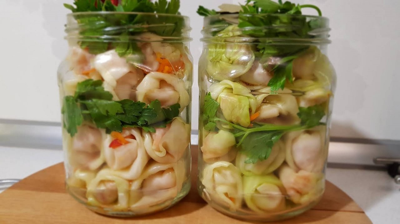 Боже как это вкусно! Капустные рулетики в банке на зиму по-корейски.