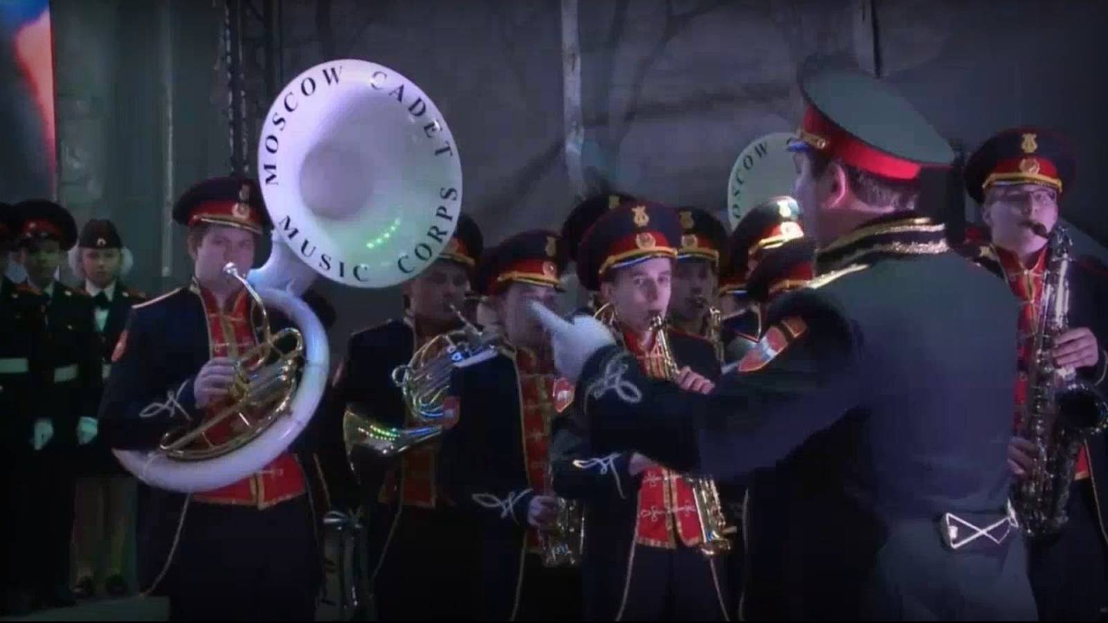 Песня Под Российским флагом - в Лужниках