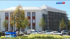 Ремонтные работы в эти дни ведутся и на здании Главпочтамта республиканского центра