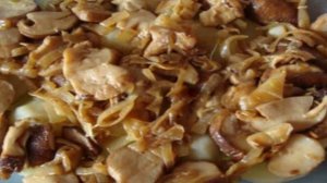Картофель, запеченный с мясом и грибами