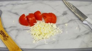 Куриные рулетики с помидорами и сыром