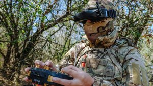 Битва дронов: как операторы БПЛА прикрывают пехоту и технику от ударов ВСУ