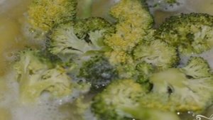 Котлеты из брокколи и картофеля