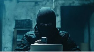 Мошенники обманули пенсионерку на 32 млн, заставив ее продать квартиру