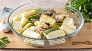 Кабачки с чесноком в духовке