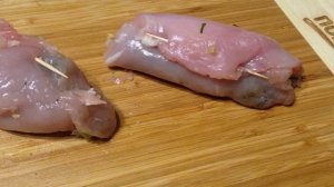 Куриные рулетики с оливковой начинкой
