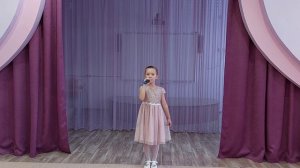 Бережнова Элина 6 лет, песня "Красно солнышко", 2021г.  МАДОУ №4  "Золотая рыбка"