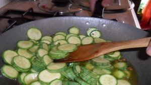 Кабачки с яйцом