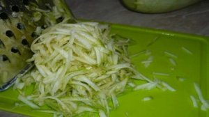 Кабачки, тушенные с курицей