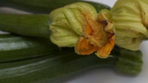 Кабачки в кляре с сыром