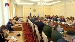 Денис Паслер поручил усилить подготовку специалистов, занимающихся профилактикой экстремизма