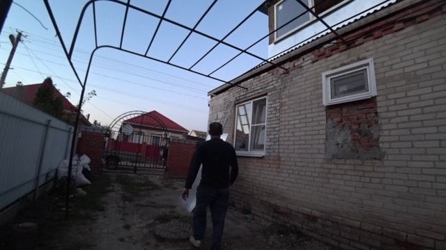 ОБШИВАЮ БАЛКОН РЕМОНТ ДОМА  ДЕЛЮСЬ СТРОЙМАТЕРИАЛОМ