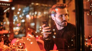 Романтичный аудио рассказ "Любовь в отражении витрин"