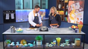 «На кухне с „Мария-Ра”»: запечённая куриная грудка с пюре из цветной капусты и грибным соусом