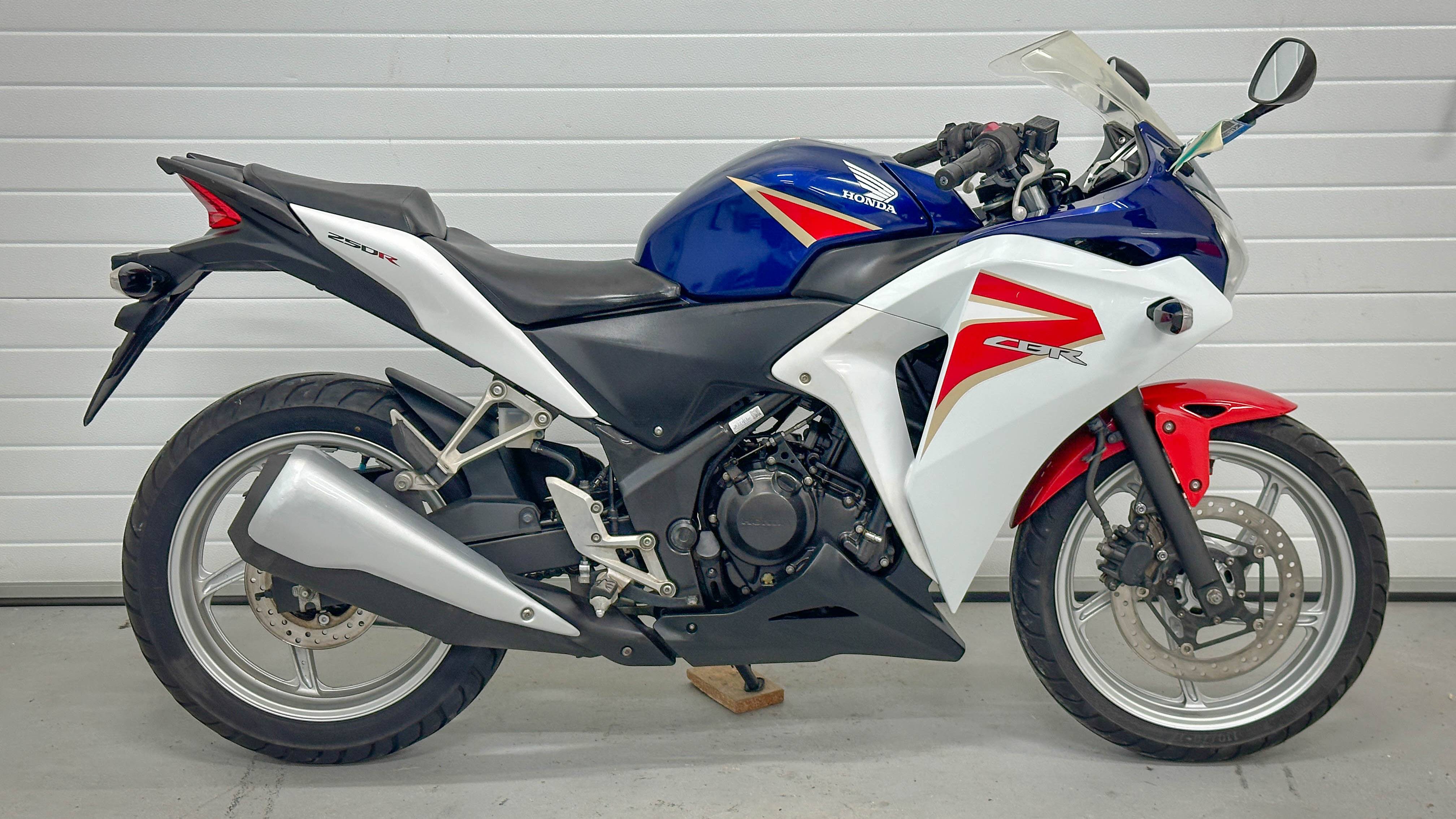 Honda CBR250R - MC41-1005001
