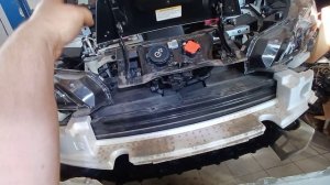 NISSAN LEAF ZE-1  проставки, туманки,замена масла