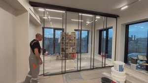 Раздвижная перегородка с синхронным открыванием и закрыванием