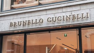 В Италии остановили торги акциями люксового бренда Cucinelli из-за работы в РФ