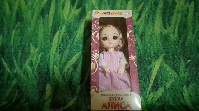 Обзор на шарнирную маленькую куколку в розовом платье Алиса Play the Game из Фикс Прайса