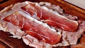 Куриный рулет с сыром и ветчиной