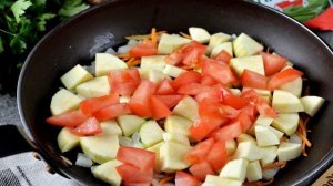 Кабачки с помидорами в сметане