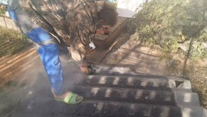 когда родственники через дорогу а крышу помочь отремонтировать некому.mp4