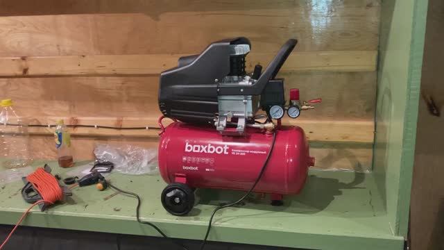Воздушный компрессор Boxbot VK 24/200. Включение, замер скорости.