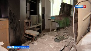 В Кирове жители дома на Захватаева, 13 жалуются на обрушение потолка
