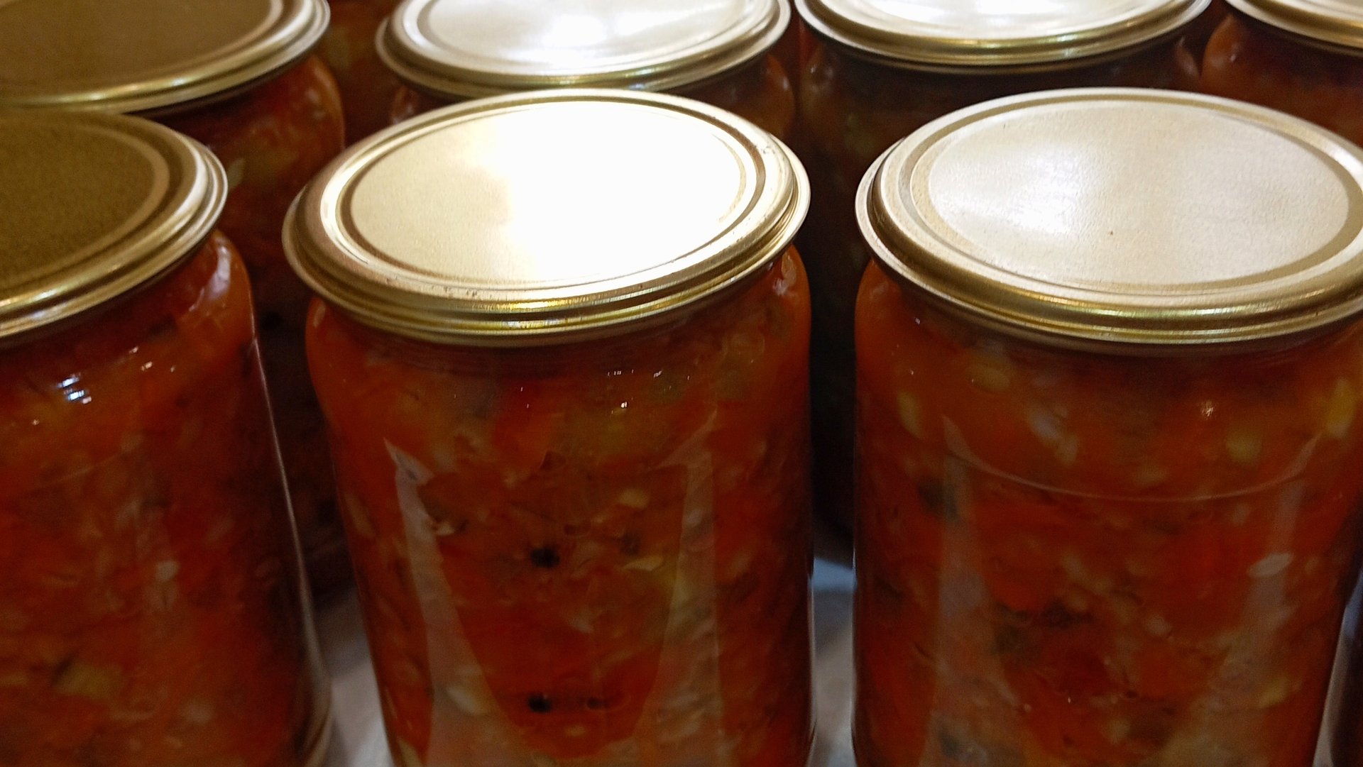 Суп рассольник на зиму из свежих огурцов. Попробуйте. Не пожалеете. смотреть онлайн