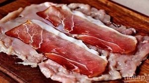 Куриный рулет с сыром и ветчиной