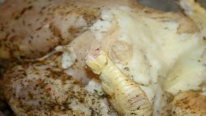Курица, фаршированная картошкой в духовке