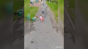 Девочки в новеньких комбезиках и котельную включили и вечером дали тепло.