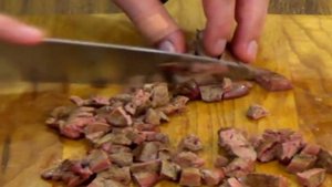 Куриный рулет с грибами и печенью