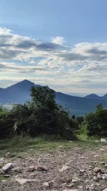 На Кавказ в отпуск. Пятигорск. Панорама с горы Машук. горы Мохнатая, Бештау, Козьи скалы