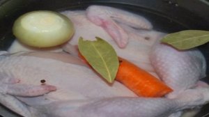 Куриный холодец в мультиварке редмонд