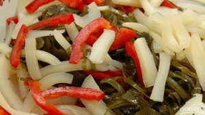 Морской салат с кальмарами