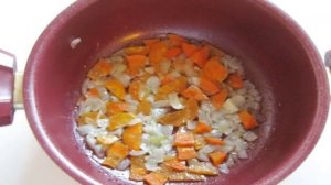 Куриные тефтели с кабачками в белом соусе