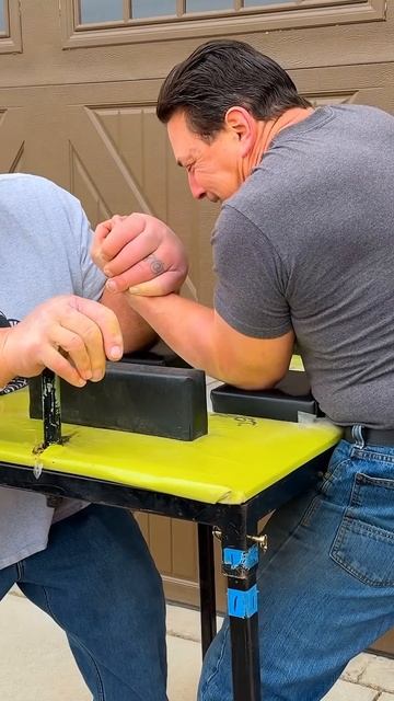 Самые большие руки в мире! смотреть онлайн