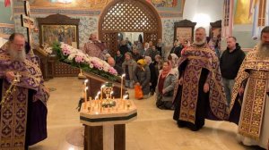 ВОЗДВИ́ЖЕНИЕ ЧЕСТНО́ГО И ЖИВОТВОРЯЩЕГО КРЕСТА ГОСПОДНЯ