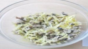 Курица, фаршированная грибами и сыром