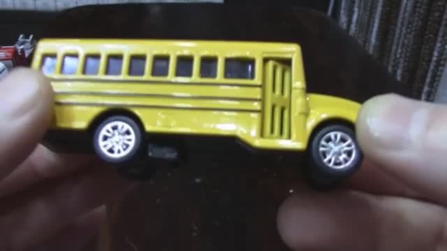 ДЕТСКИЕ МАШИНКИ. Пассажиро-вместительный транспорт.