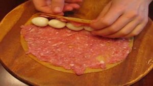 Курица, фаршированная блинами