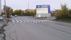 На подъёме в первый квартал Северо-Запада обустроили новый пешеходный переход