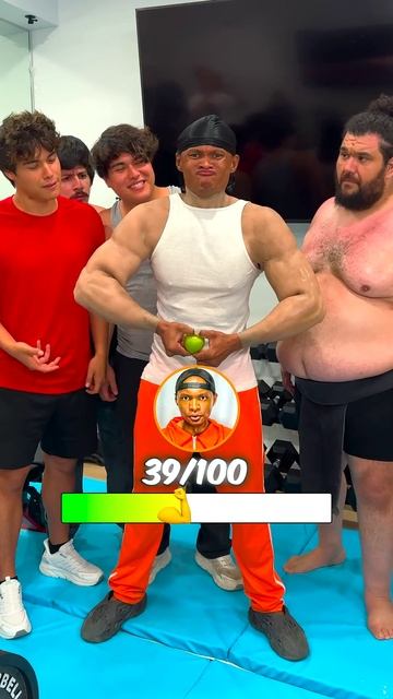 Самый сильный человек в мире против яблока! смотреть онлайн